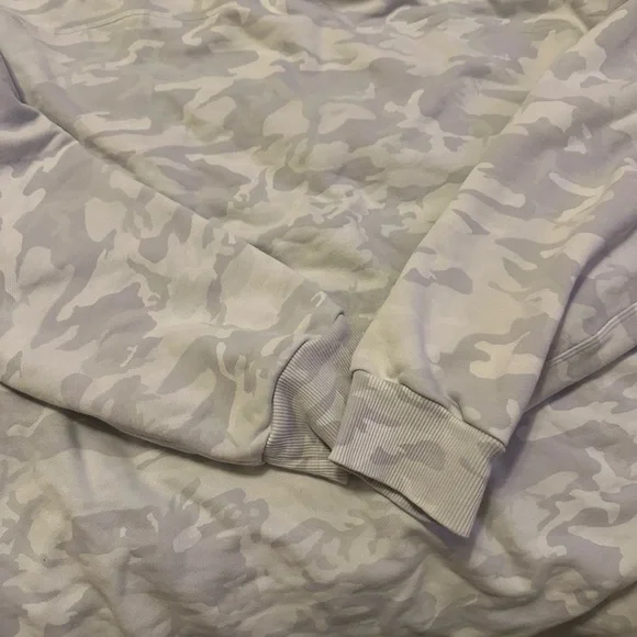 Lululemon white Camouflage Sweatshirt - Picture 2 of 6